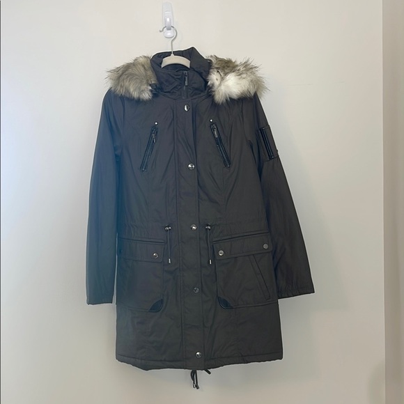 NWT Laundry By Shelli Segal Green Utility Jacket with Fur-Trimmed Hood - Picture 2 of 5